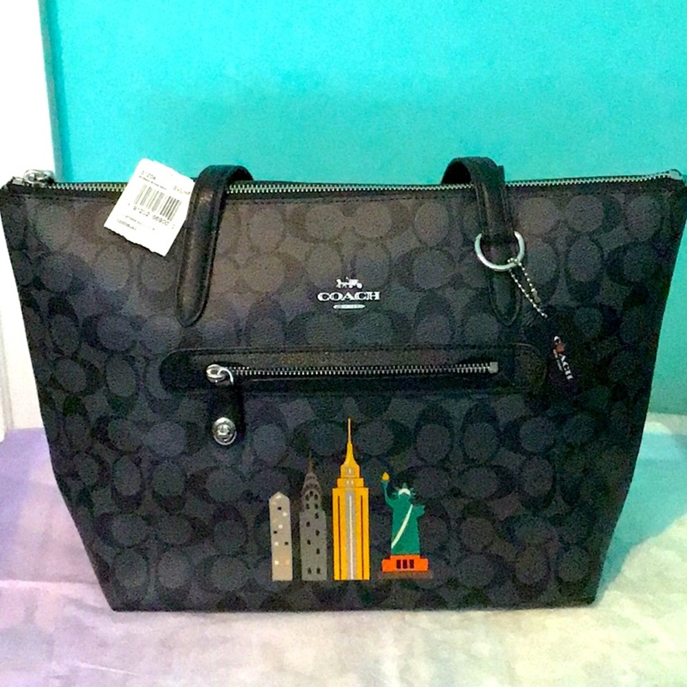 Final sale price! NWT Limited edition Coach New York bag